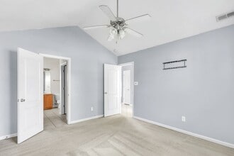 1948 Yellowbrick Rd in Fayetteville, NC - Building Photo - Building Photo