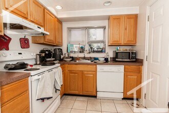 317 Summit Ave in Boston, MA - Building Photo - Building Photo