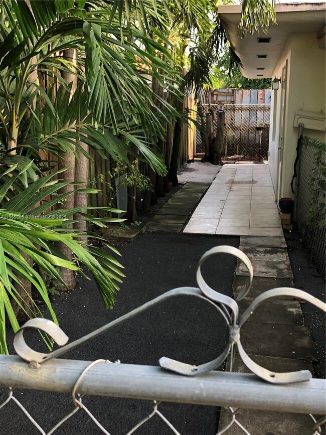 property at 5xx E 50th St