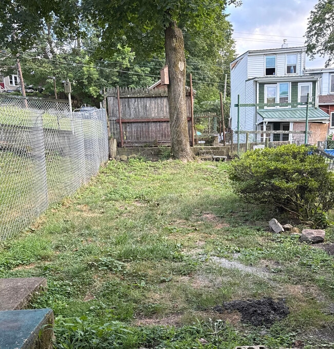 234 W Willow St in Shamokin, PA - Building Photo - Building Photo