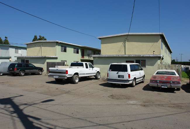 509-513 N S St in Lompoc, CA - Foto de edificio - Building Photo