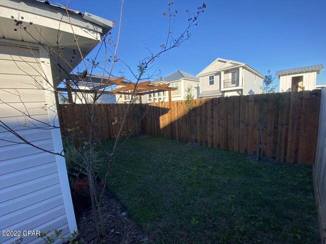 401 Raven Ln in Panama City, FL - Building Photo - Building Photo