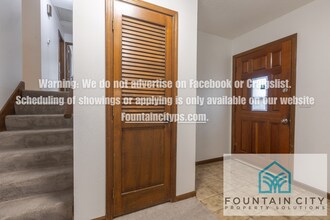 807 Laurel Ave in Liberty, MO - Building Photo - Building Photo