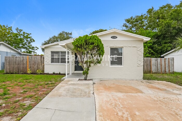 11780 129th Ave N in Largo, FL - Building Photo