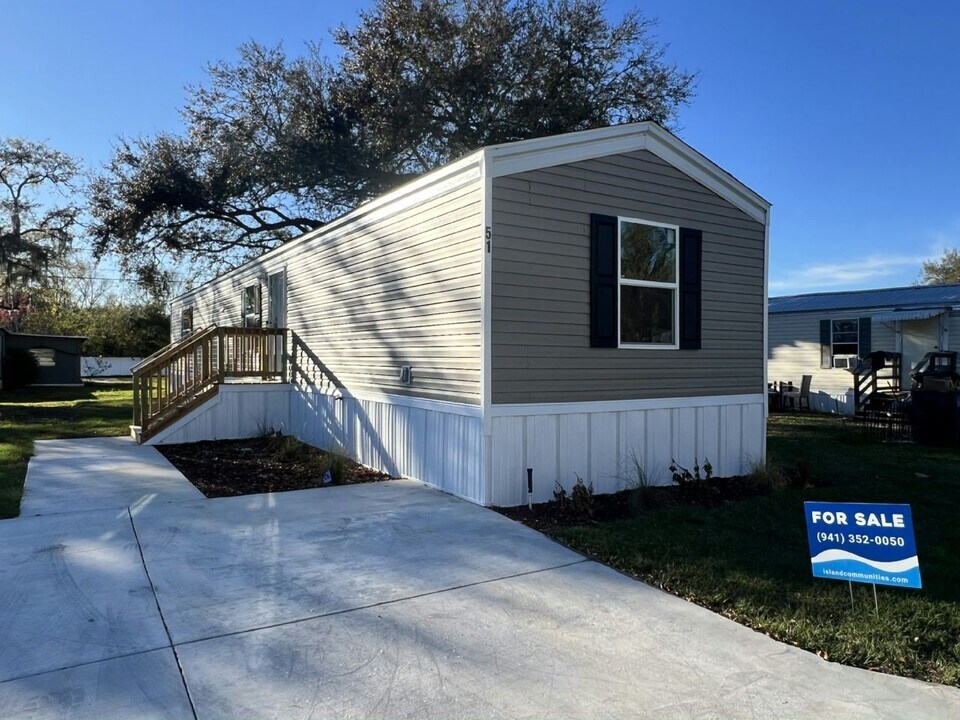 51 Tower Manor Dr in Auburndale, FL - Building Photo