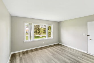 1021 Tollview Ave in Aurora, IL - Building Photo - Building Photo