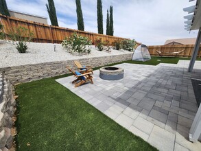 71598 Sunflower Dr in Twentynine Palms, CA - Building Photo - Building Photo