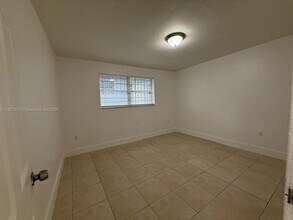 1745 NW 47th Terrace in Miami, FL - Building Photo - Building Photo