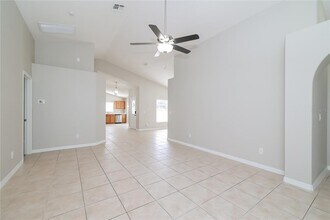 2561 Oneida Loop in Kissimmee, FL - Building Photo - Building Photo