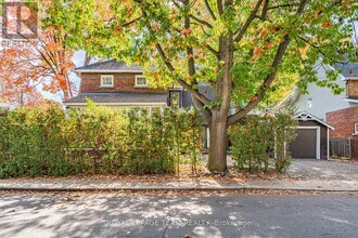 100 Maple Ln in Ottawa, ON - Building Photo - Building Photo