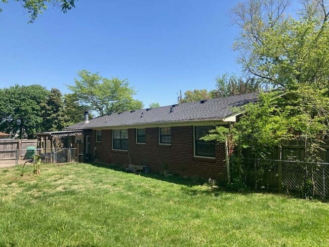 206 Eastland Dr in Smyrna, TN - Building Photo - Building Photo