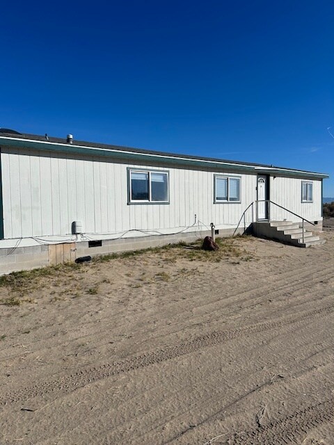 1100 S Harmon Rd in Fallon, NV - Building Photo
