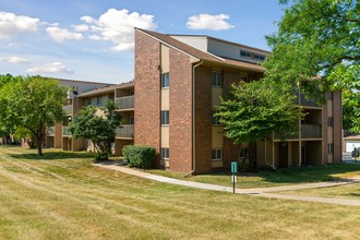 Robin Hill in West Des Moines, IA - Foto de edificio - Building Photo