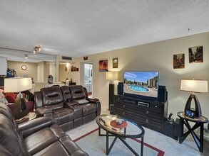 12 Royal Palm Way, Unit 5040 in Boca Raton, FL - Building Photo - Building Photo