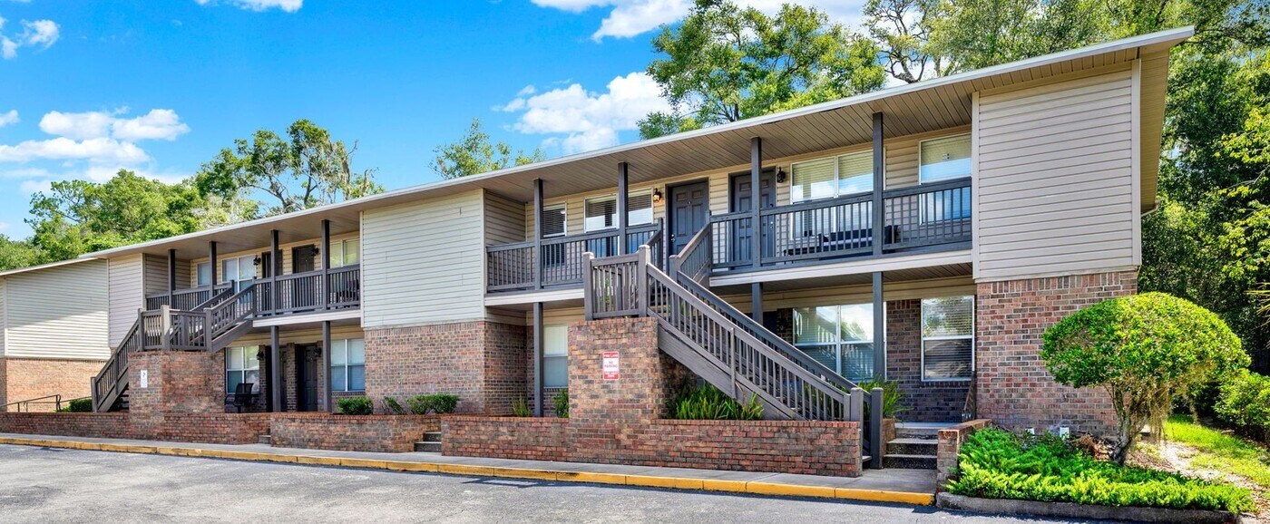 950 Smith St in Orange City, FL - Building Photo