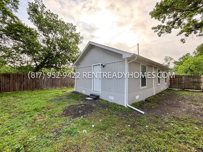 404 Oak St in Forney, TX - Building Photo - Building Photo