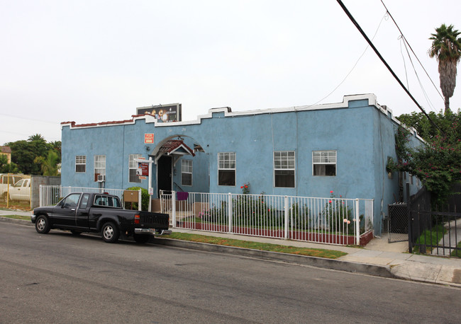 251-261 W 82nd Street in Los Angeles, CA - Building Photo - Building Photo