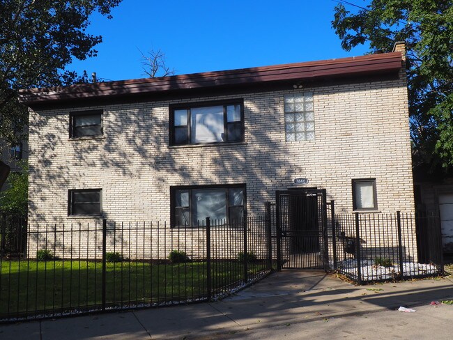 7846 S Exchange in Chicago, IL - Building Photo - Building Photo