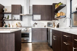 425 W 9th St, Unit 104 in Dallas, TX - Building Photo - Building Photo