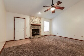 2115 Center Way in Middleburg, FL - Building Photo - Building Photo