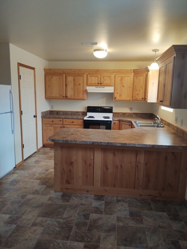 property at 811 W 3rd St