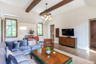 5138 Northside Dr NW in Atlanta, GA - Building Photo - Building Photo