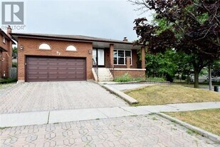 97 Raymerville Dr in Markham, ON - Building Photo