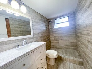 10370 SW 220th St in Miami, FL - Building Photo - Building Photo