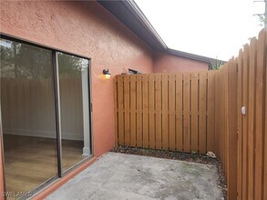822 SW 47th Terrace in Cape Coral, FL - Foto de edificio - Building Photo