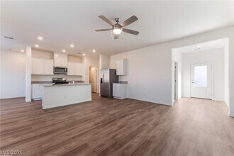 4149 Gold Desert St in North Las Vegas, NV - Building Photo - Building Photo