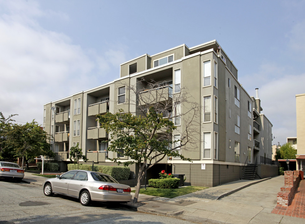 366 Bellevue Ave in Oakland, CA - Building Photo