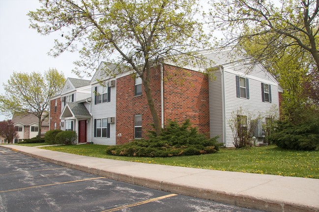 Harvest Meadows Apartments in Saukville, WI - Building Photo - Building Photo