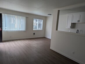Asher Park Apartments in Tigard, OR - Foto de edificio - Building Photo