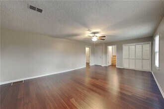 629 Driftwood Dr in Woodstock, GA - Building Photo - Building Photo