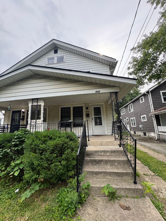 property at 928-930-930 Sheridan Ave