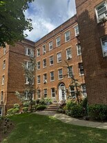 250 BROAD Ave in Leonia, NJ - Building Photo