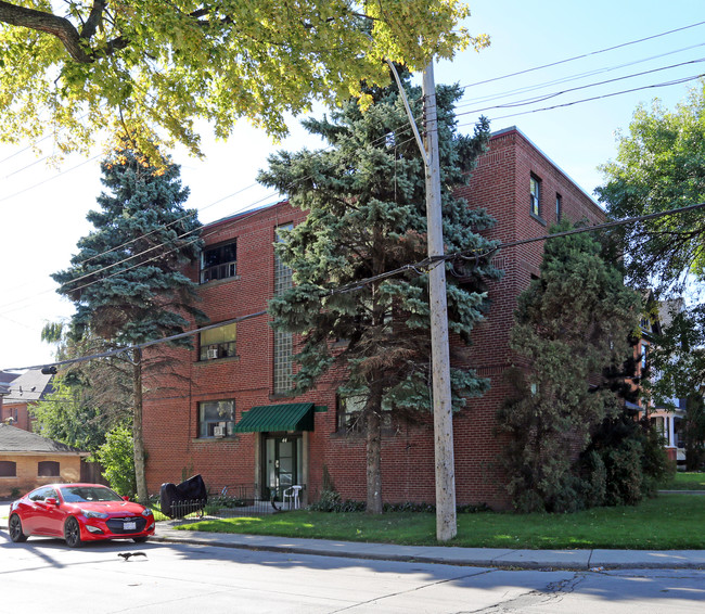 44 Dunsmure Rd in Hamilton, ON - Building Photo - Building Photo