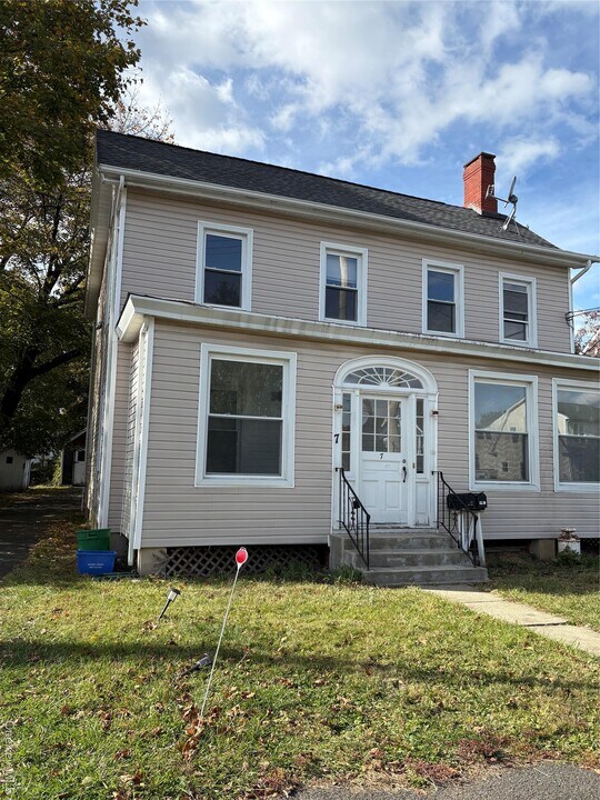 7 Hudson Ave in Stony Point, NY - Building Photo