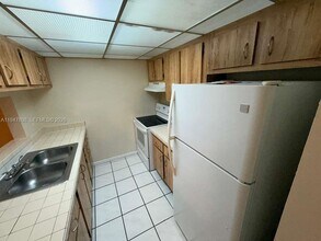 6031 Shaker Wood Cir in Tamarac, FL - Building Photo - Building Photo