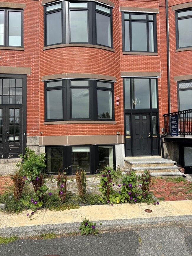 property at 5 Brigham St
