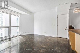 36-1536 Blue Jays Way in Toronto, ON - Building Photo - Building Photo