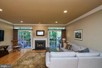 138 Whispering Oaks Dr in West Chester, PA - Building Photo - Building Photo