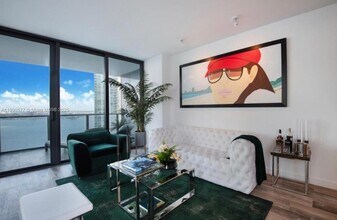 650 NE 32nd St, Unit 3207 in Miami, FL - Building Photo - Building Photo