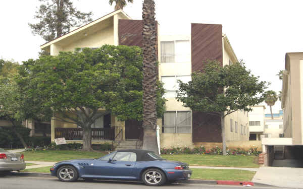 1143 Lincoln Blvd in Santa Monica, CA - Building Photo