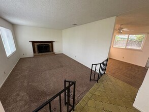 2727 S Sowell St in Visalia, CA - Building Photo - Building Photo
