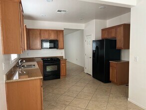 2712 Cheer Pheasant Ave in North Las Vegas, NV - Building Photo - Building Photo