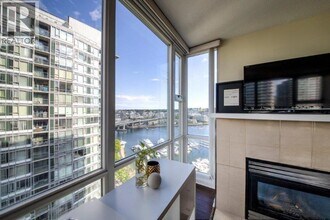 1077 Marinaside Crescent in Vancouver, BC - Building Photo - Building Photo