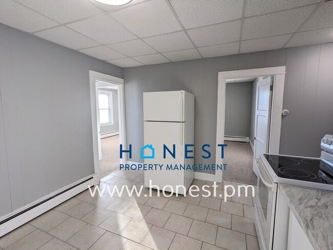 73 Kennedy Memorial Dr in Waterville, ME - Building Photo - Building Photo