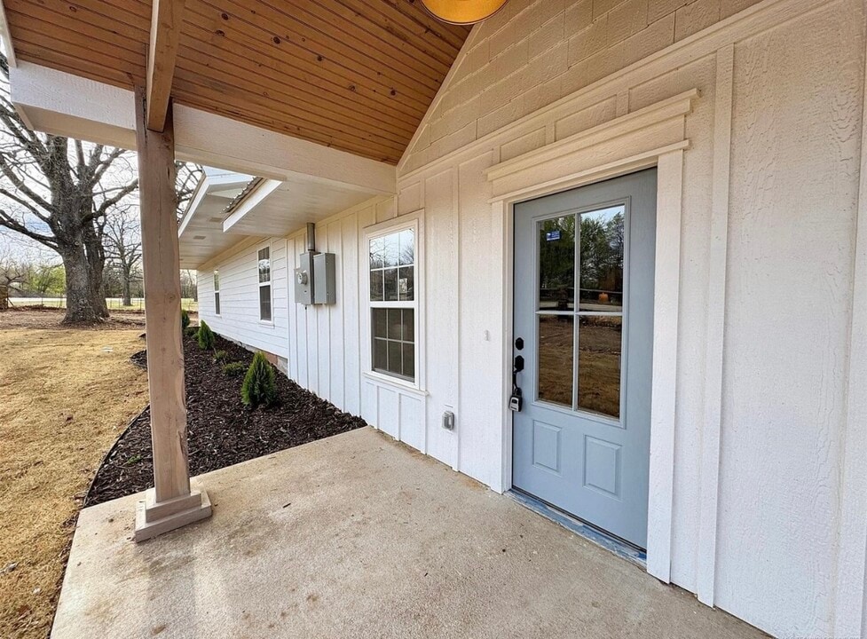17022 S 579 Rd in Tahlequah, OK - Building Photo