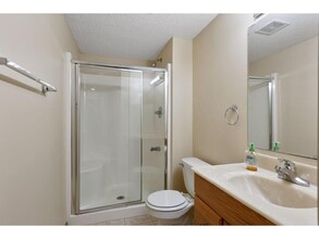 2142 Groveland Way in Shakopee, MN - Building Photo - Building Photo